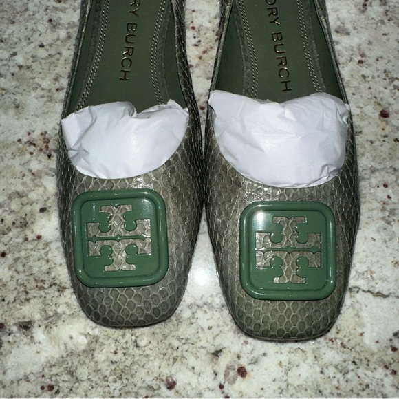 Size 9 Tory Burch Flats - Picture 5 of 10
